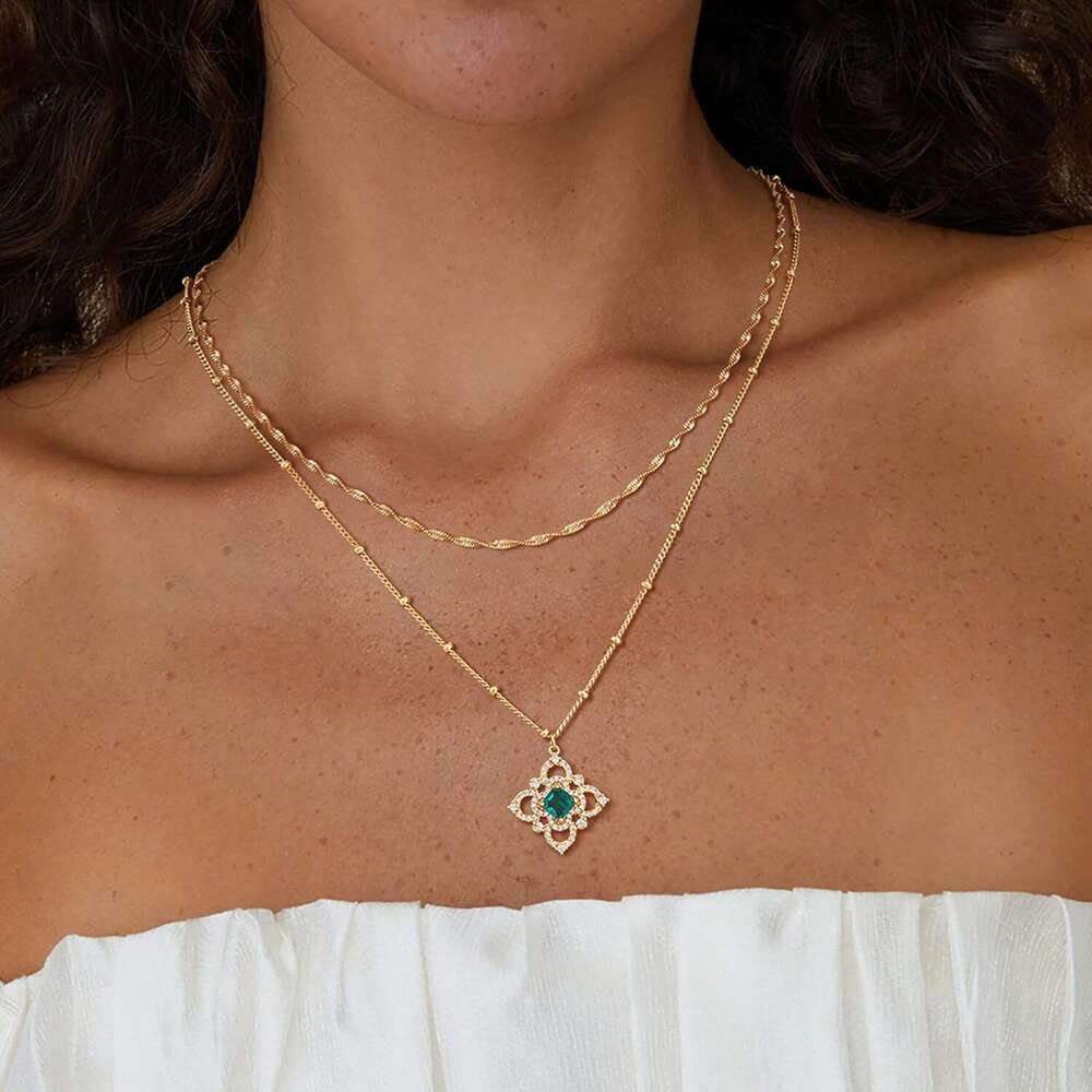 Layered gold women's exquisite 14K gold-plated layered fashionable charm, floral clover pendant necklace, stacked necklace jewelry set suitable f