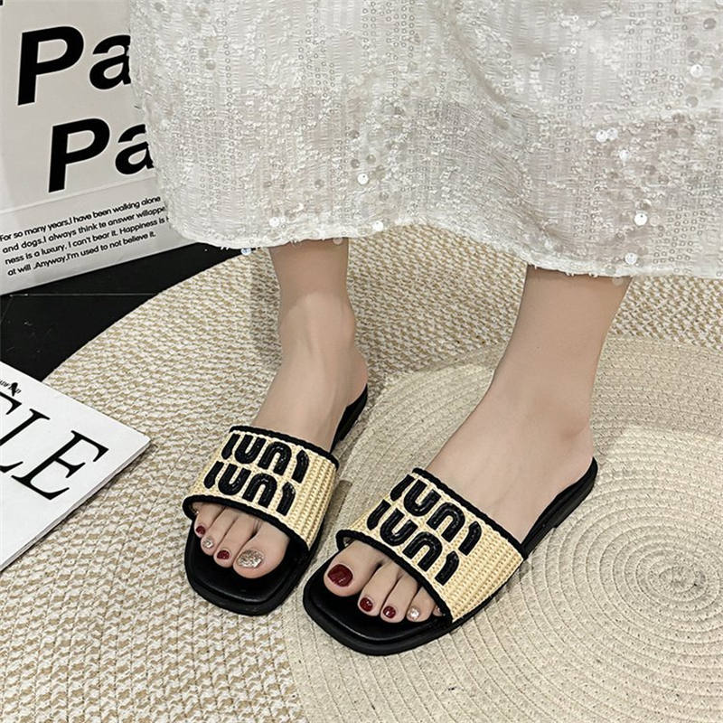hot free shipping designer Slippers for woman sneakers trainers outdoor shoes soft letter Beach shoes size35-42