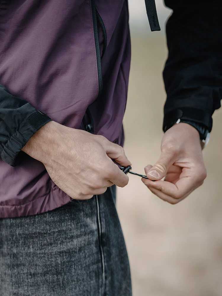 2025 Spring New Outdoor Jackets Men Hiking Oversize Windbreaker Mountain Water Repellent Soft Shell Coats W250711