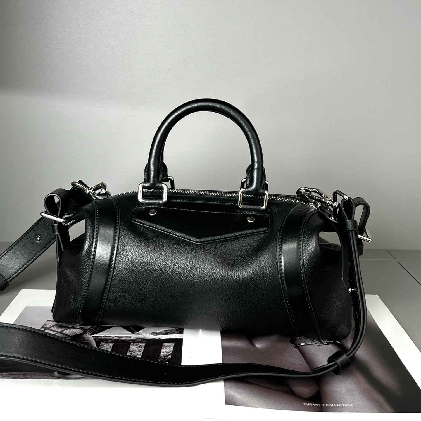 2025 High-quality T-bike Bag With Same Layer Cowhide Splicing Boston Handbag High-quality Genuine Leather Large Capacity Shoulder Bag