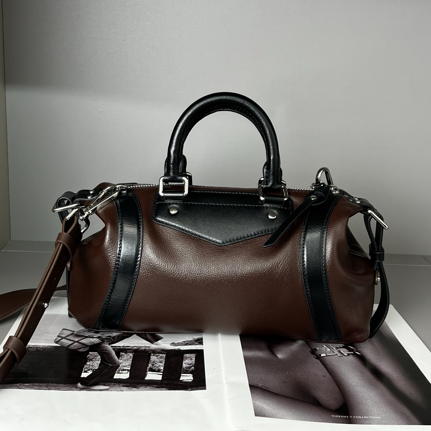 2025 High-quality T-bike Bag With Same Layer Cowhide Splicing Boston Handbag High-quality Genuine Leather Large Capacity Shoulder Bag