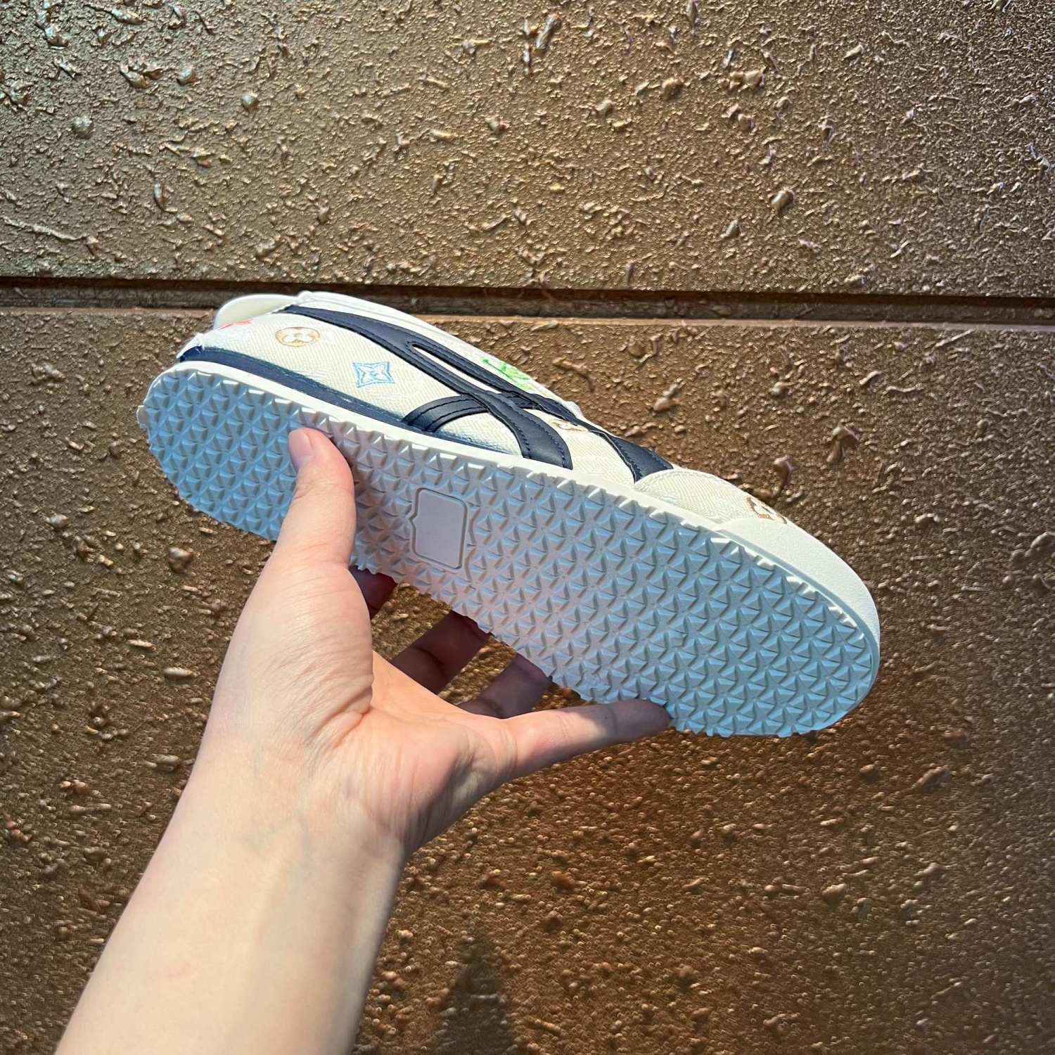 Men's shoes spring new trend all kinds of fashion belt resistant dirty breathable comfortable sports shoes