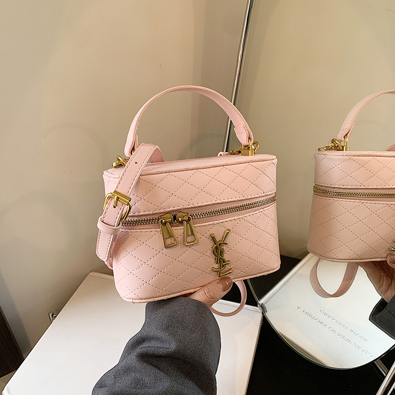 new European and American fashion small square shoulder bags for women saddle bags Chanel style sheepskin chain messenger bags horn shaped