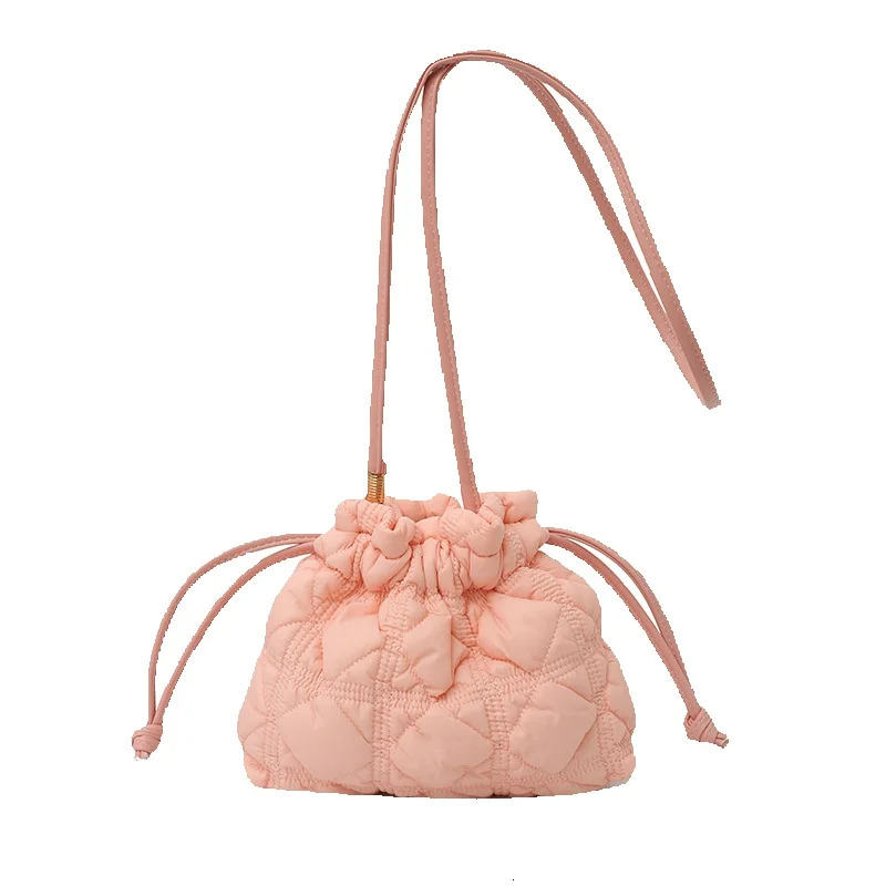 Designer Bag 2025 New Outdoor Style Luxury Free Delivery Diamond Grid Drawstring Mouth Pleated Water Bucket Nylon Cloud Single Shoulder Lightweight Du