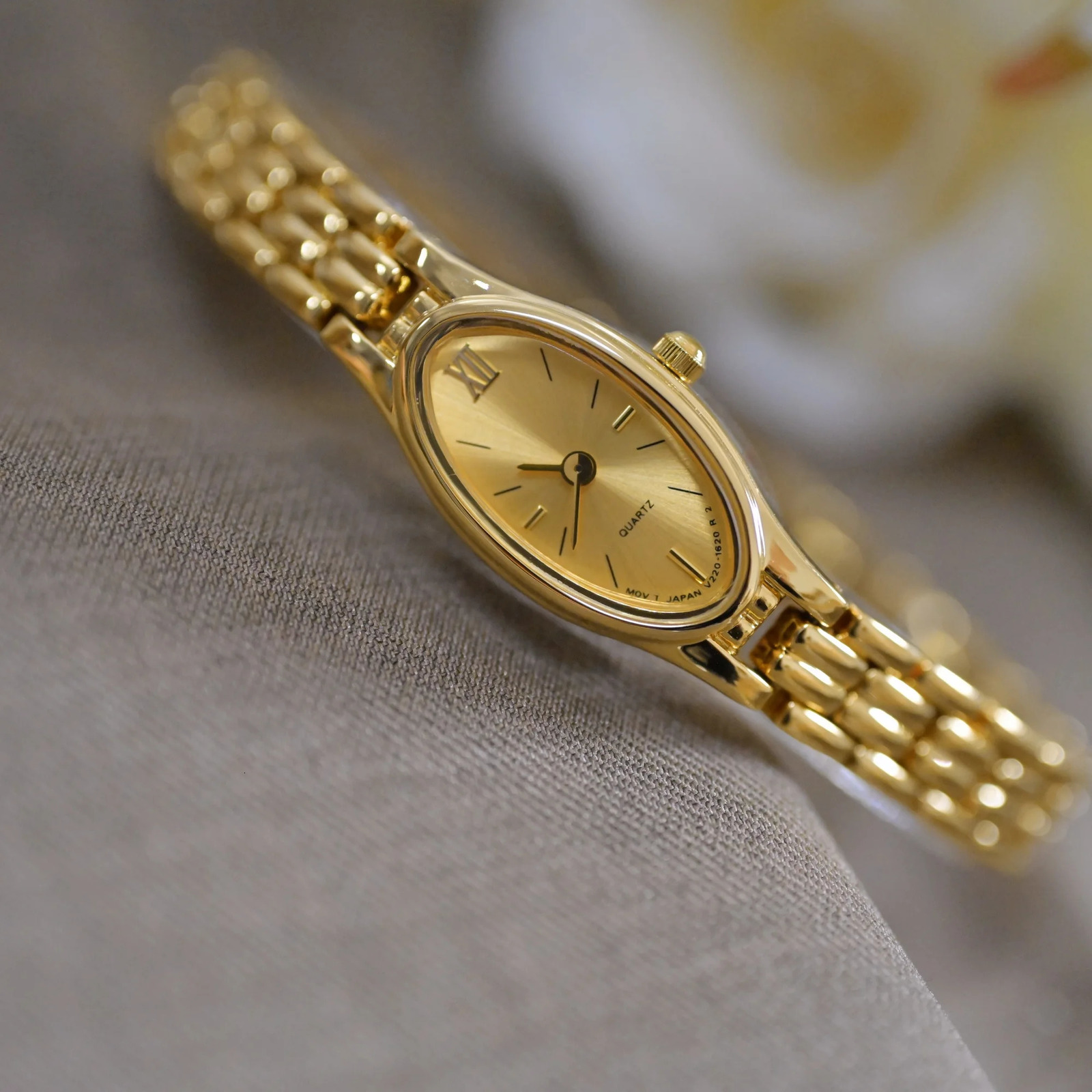 vintage style waterproof artistic quartz light womens watch steel 250521