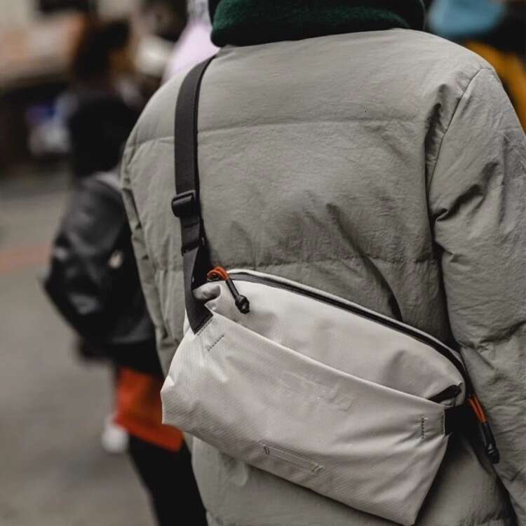 Australian Lite Sling 7L lightweight chest bag shoulder bag commuting casual waist