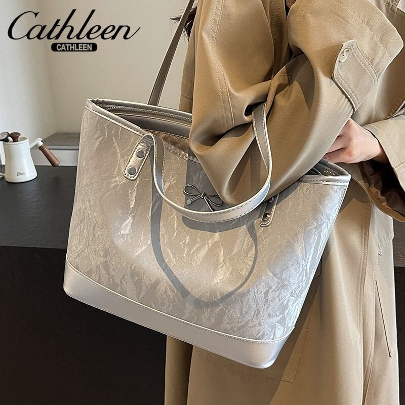 Leisure large capacity women's handbag, autumn new trend, simple and fashionable trend shoulder bag, handbag under arm bag, designer crossbody ba