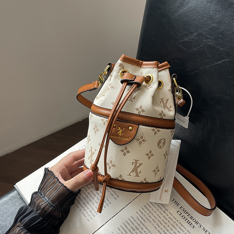 free shipping designers bags for womens 2025 New Korean Printed Style Versatile Fashion Luxury Small Bucket Bag for daily outfit