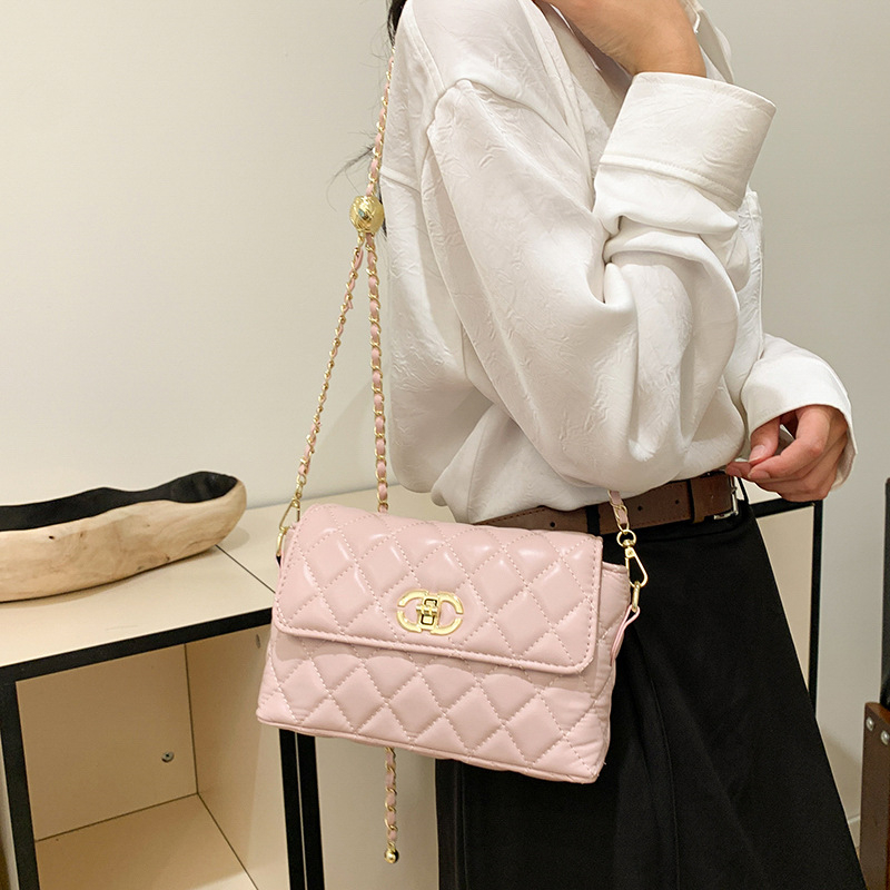 hot free shipping shoulder bags for woman casual fashionable outdoor classic vintage black white pink red flap pocket