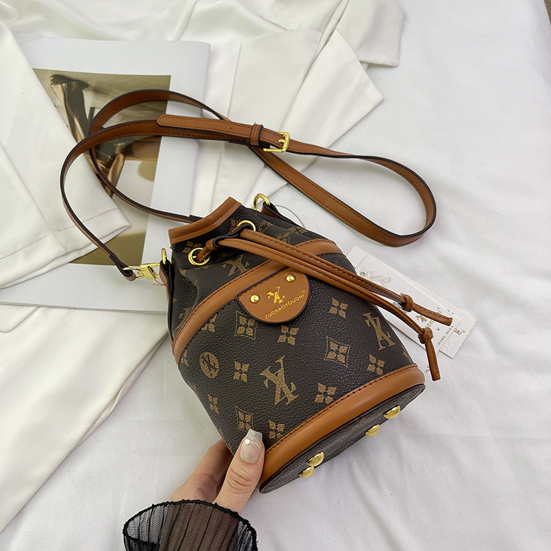 free shipping designers bags for womens 2025 New Korean Printed Style Versatile Fashion Luxury Small Bucket Bag for daily outfit