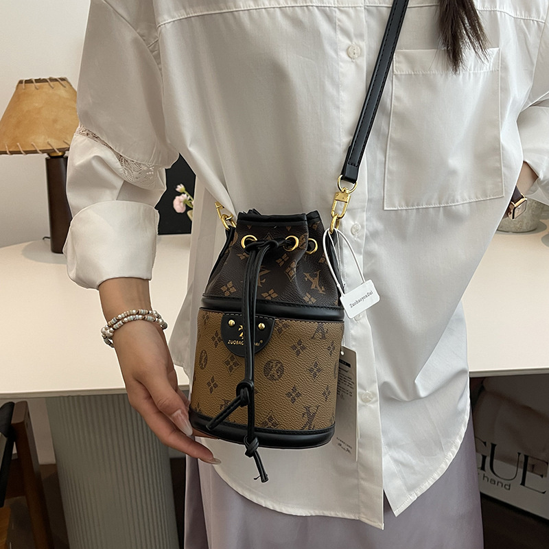 free shipping designers bags for womens 2025 New Korean Printed Style Versatile Fashion Luxury Small Bucket Bag for daily outfit