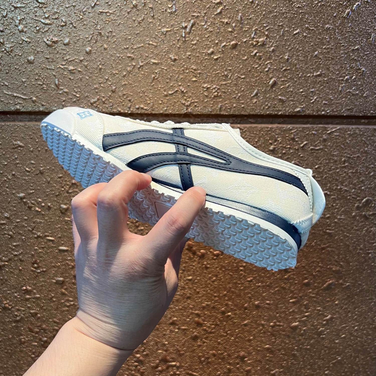 Men's shoes spring new trend all kinds of fashion belt resistant dirty breathable comfortable sports shoes