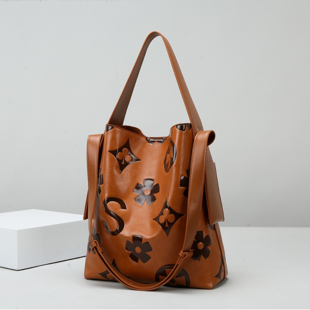 Free Shipping Designer Bag Fashionable Embossed Shoulder Bag Large Capacity High-end Handbag Work Commuting Bag