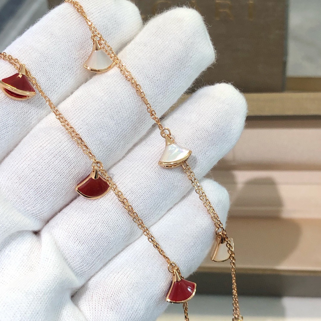 bracelet luxury jewelry designer jewelry Four white mother of petal bracelet womens 18k rose gold ruchalcedony temperament small skirt bracelet designer bracelet