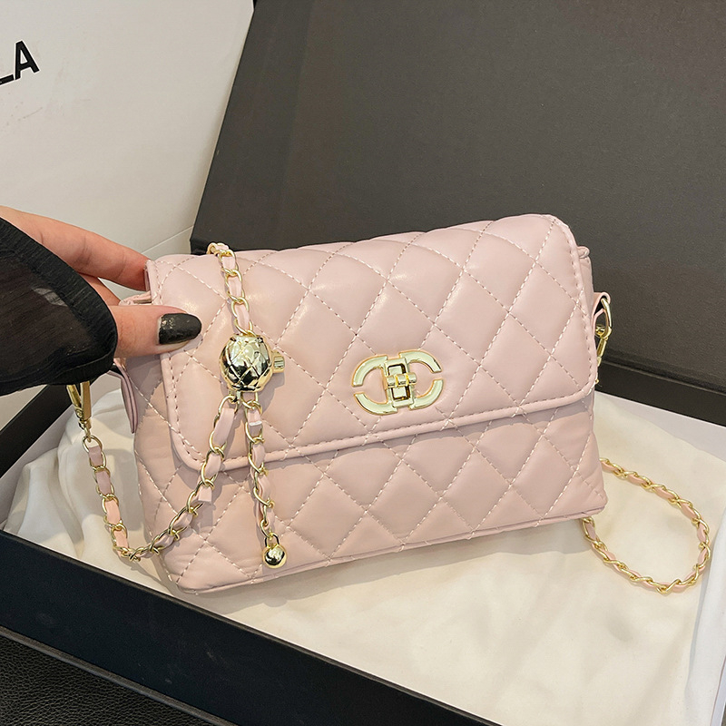 hot free shipping shoulder bags for woman casual fashionable outdoor classic vintage black white pink red flap pocket