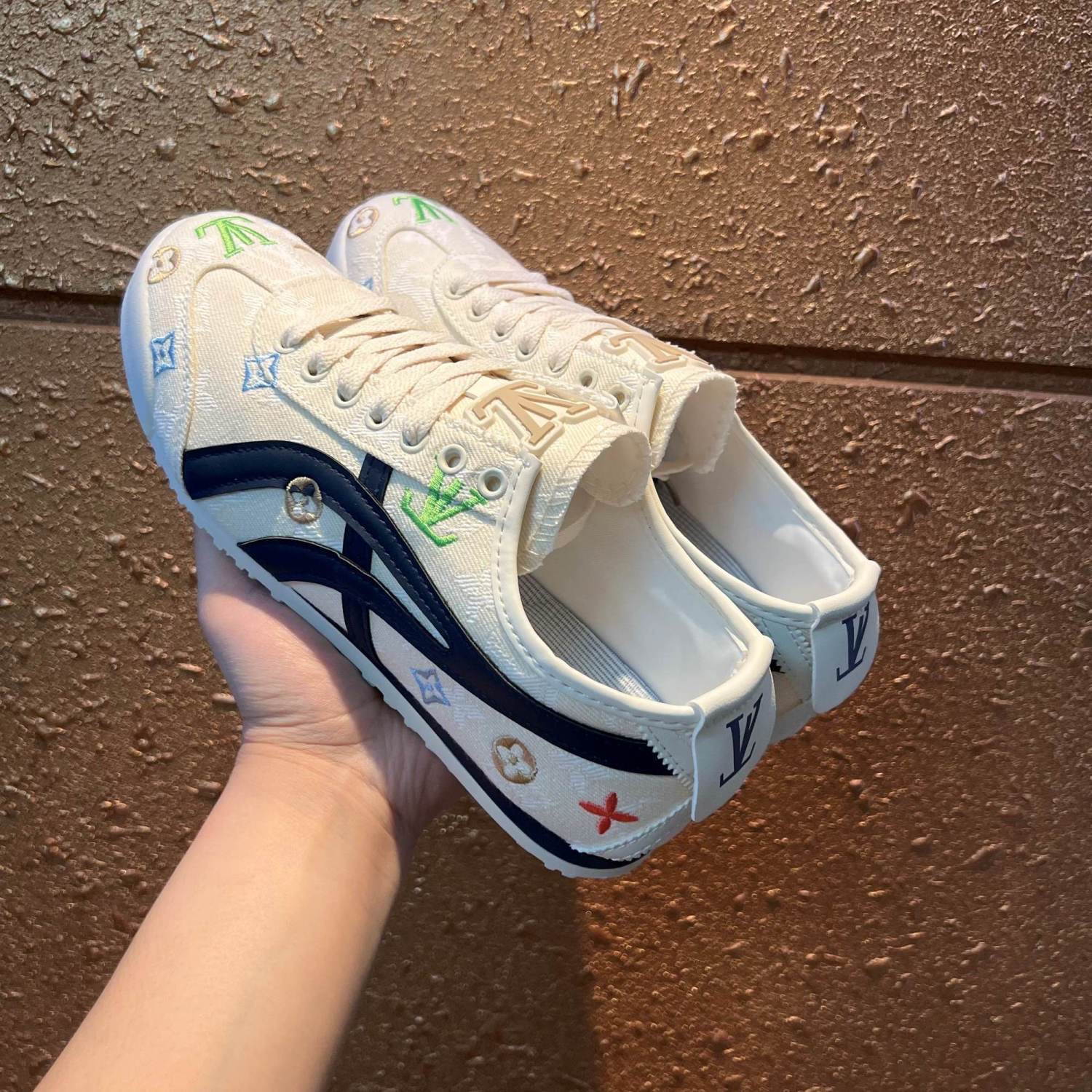 Men's shoes spring new trend all kinds of fashion belt resistant dirty breathable comfortable sports shoes