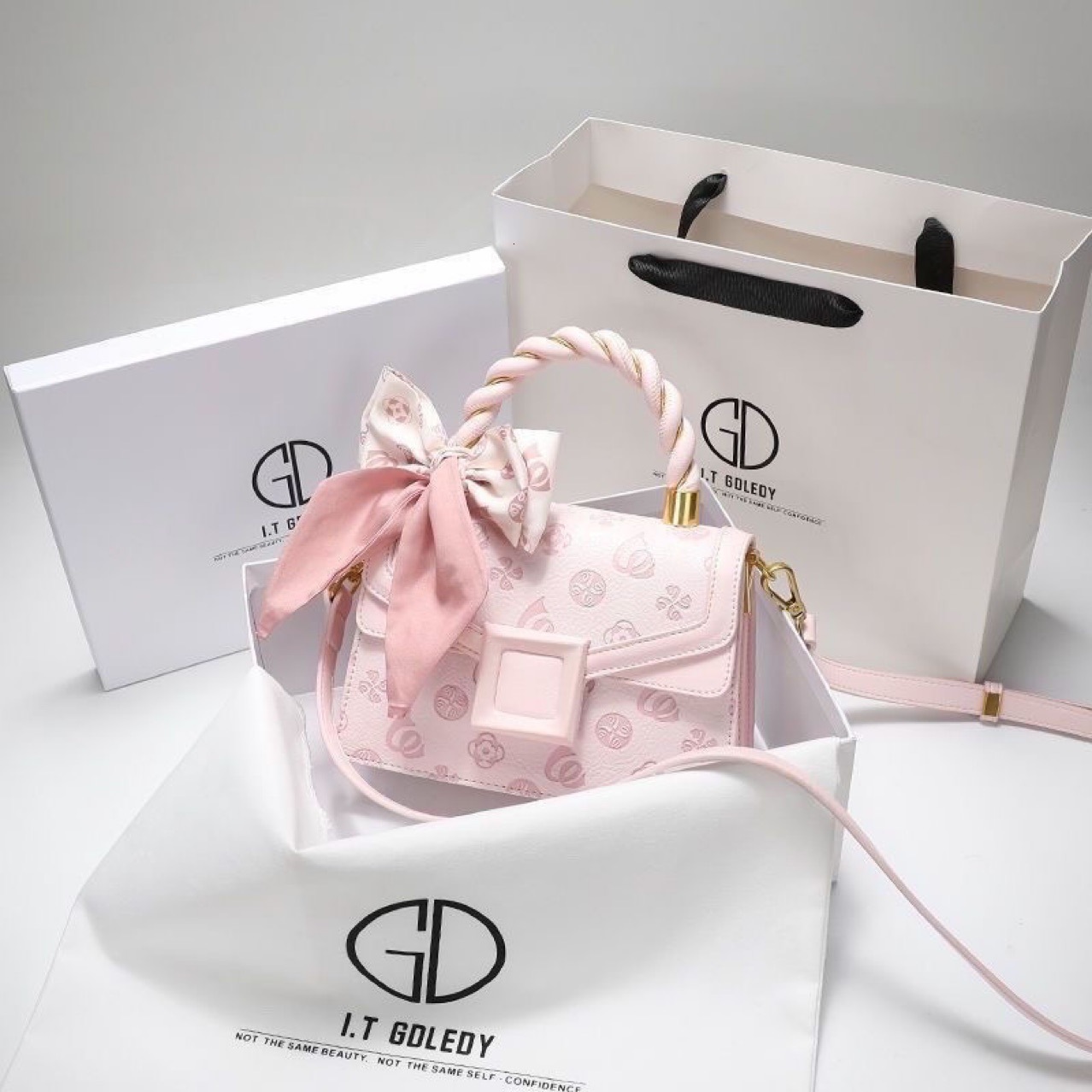 Valentine's Day IT Girls Pink High end, Small and Luxury Brand 2025 New Texture Crossbody Bag