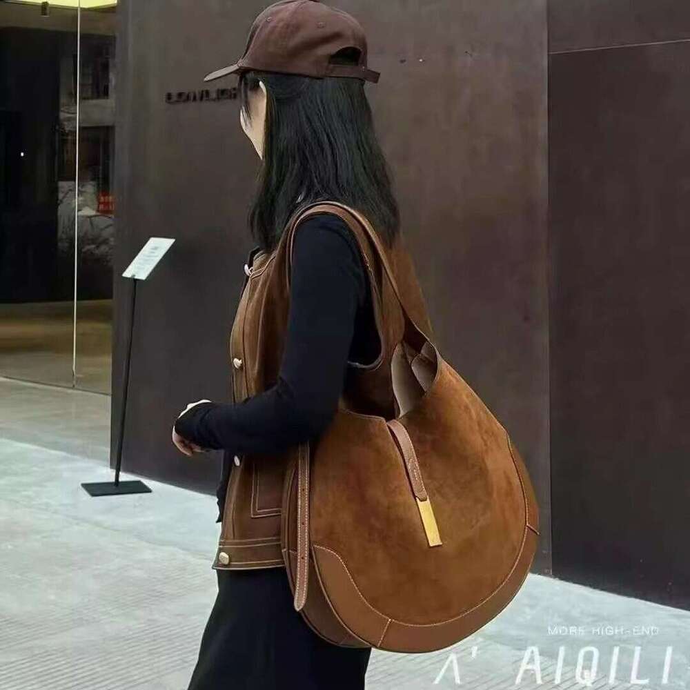 2025 Large Capacity Matte Small Casual for Women Versatile New Commuter Shoulder Underarm Dumpling Crossbody Bag