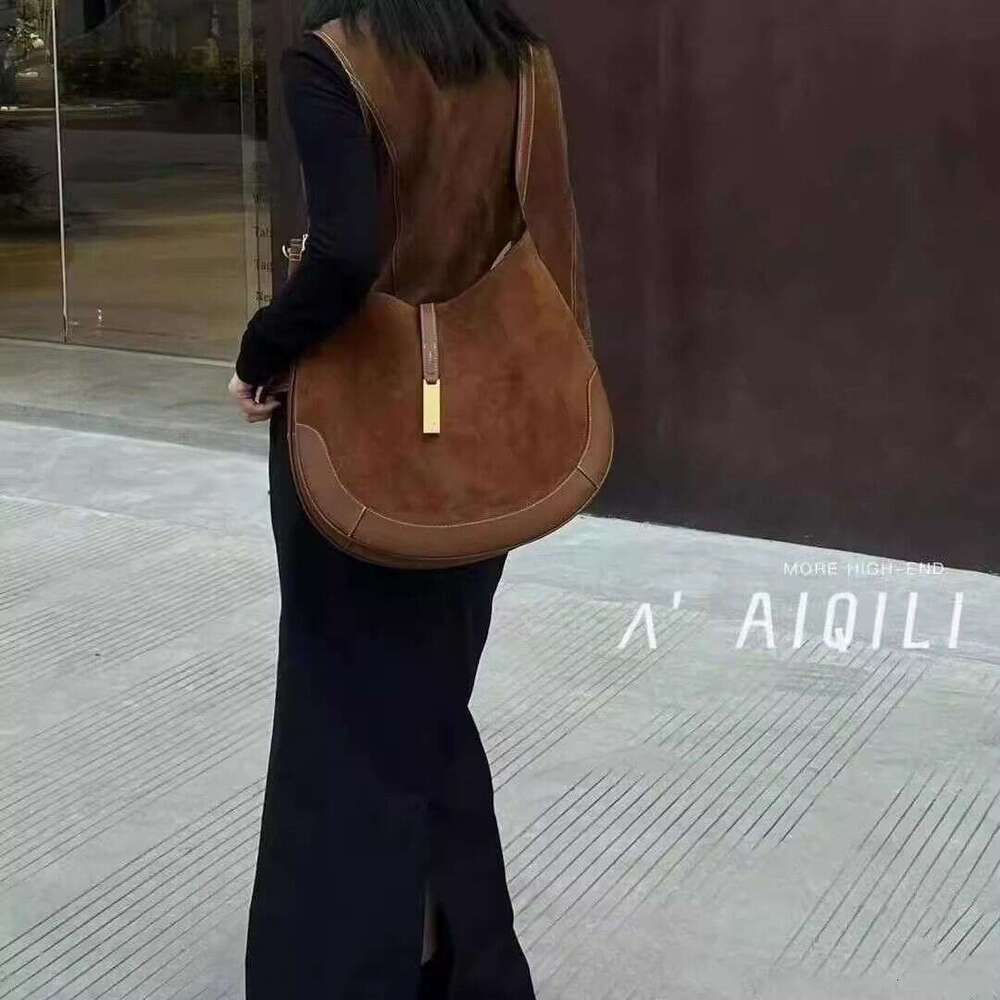 2025 Large Capacity Matte Small Casual for Women Versatile New Commuter Shoulder Underarm Dumpling Crossbody Bag
