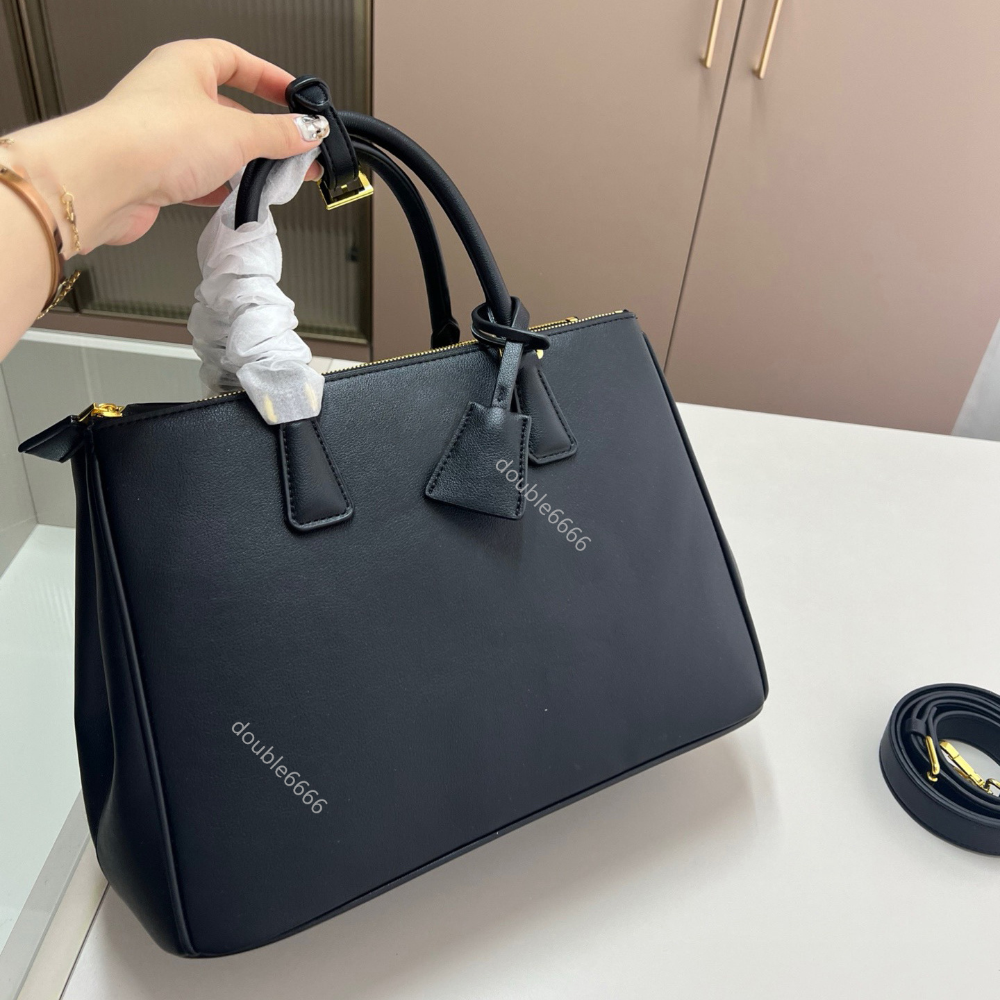 Designer Women's Tote Bag Vintage Leather Luxury Shoulder Bag Crossbody Bag Commuter Bag Work Bag fashion Messenger Bag Classic Versatile handbag travel bag