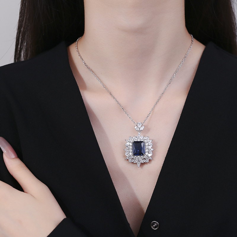 Luxury 925 Sterling Silver Necklace for Women with Green Gemstone and Diamond-Set Pendant, Fashion High-End Design