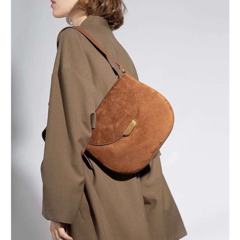 Brown Saddle 2024 Autumn Winter New Elegant High-end Niche Design Single Shoulder Crossbody French Underarm Bag for Women