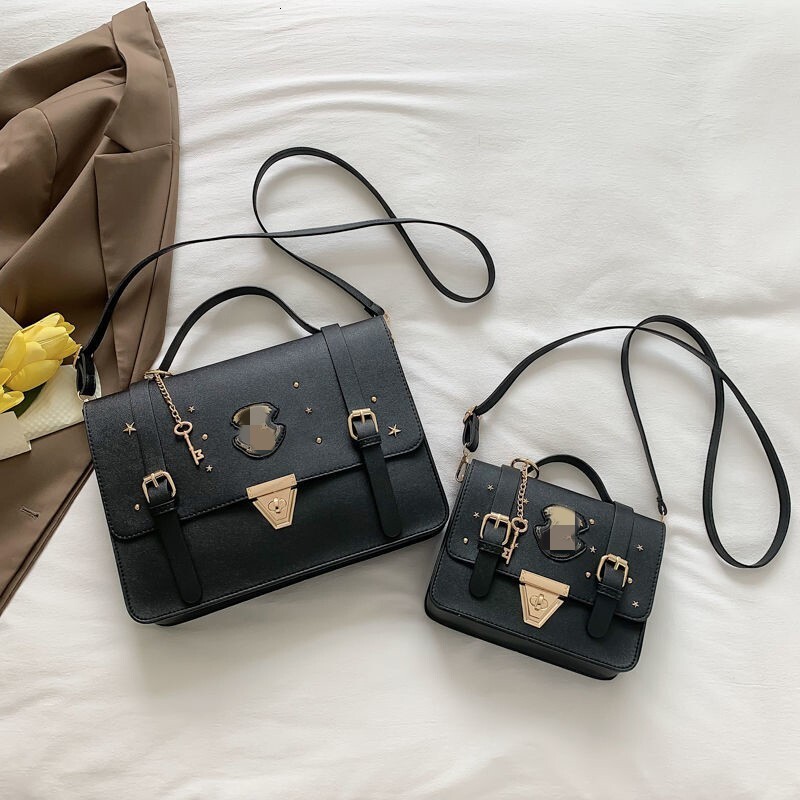 Designer Bag 2025 Outdoor Style Luxury Free Delivery Harry Potter Co Branded Hogwarts School Of Witchcraft And Wizardry Cambridge Handheld English Sty