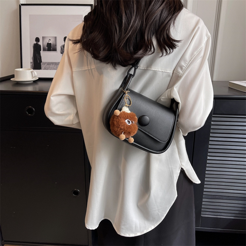 trend New fashionable casual cross body women's niche shoulder bag designer daily commuting fashionable cross body bag handbag