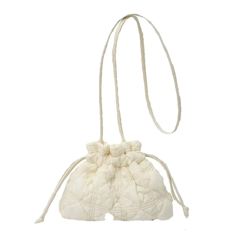 Designer Bag 2025 New Outdoor Style Luxury Free Delivery Diamond Grid Drawstring Mouth Pleated Water Bucket Nylon Cloud Single Shoulder Lightweight Du