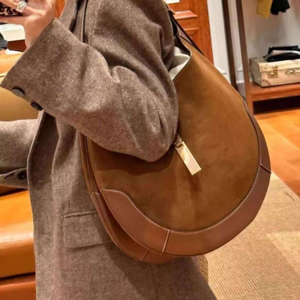 2025 Large Capacity Matte Small Casual for Women Versatile New Commuter Shoulder Underarm Dumpling Crossbody Bag