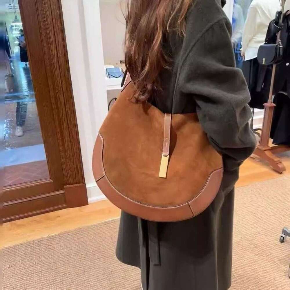2025 Large Capacity Matte Small Casual for Women Versatile New Commuter Shoulder Underarm Dumpling Crossbody Bag
