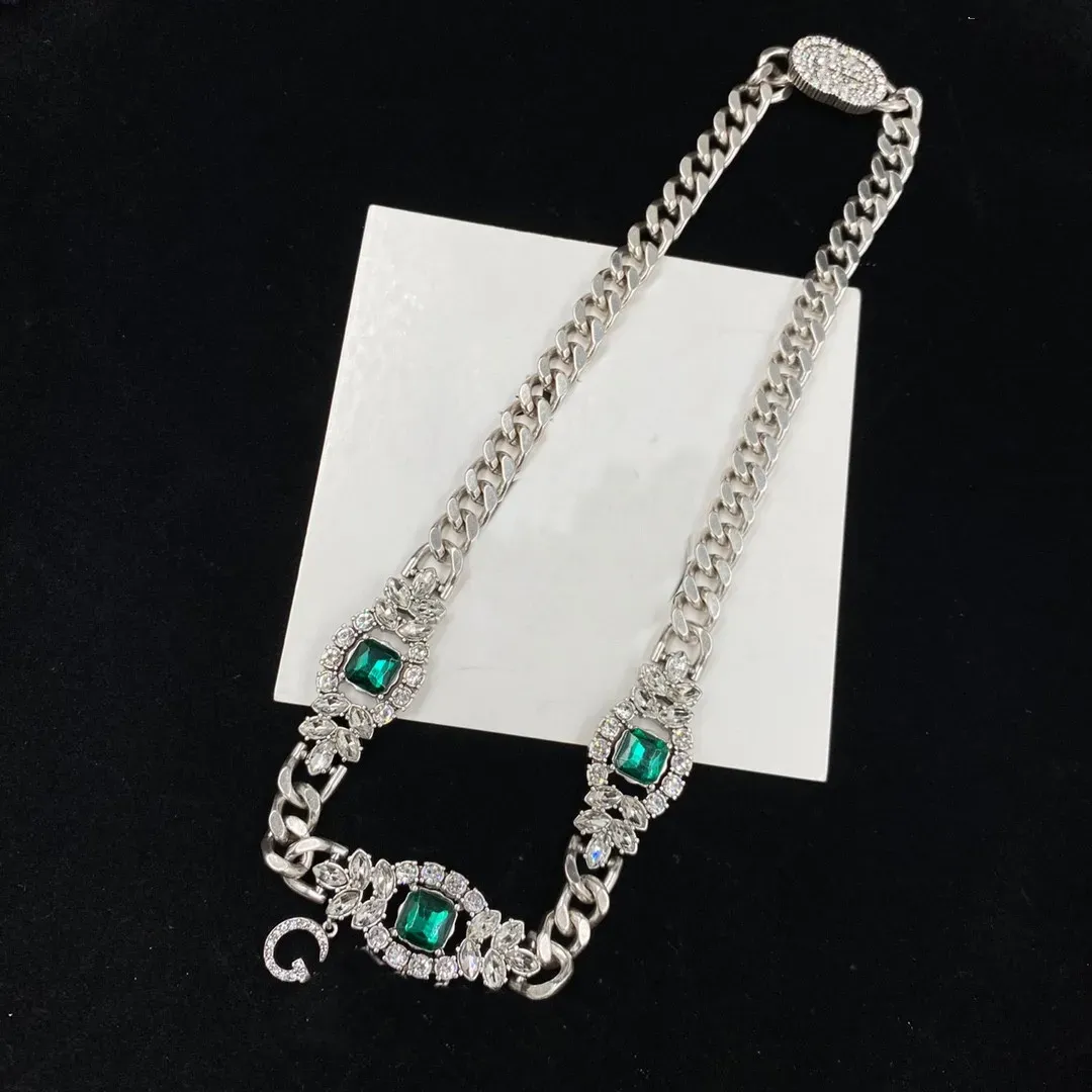 Unique and atmospheric retro style jewelry set, necklace and earring replaceable pendant