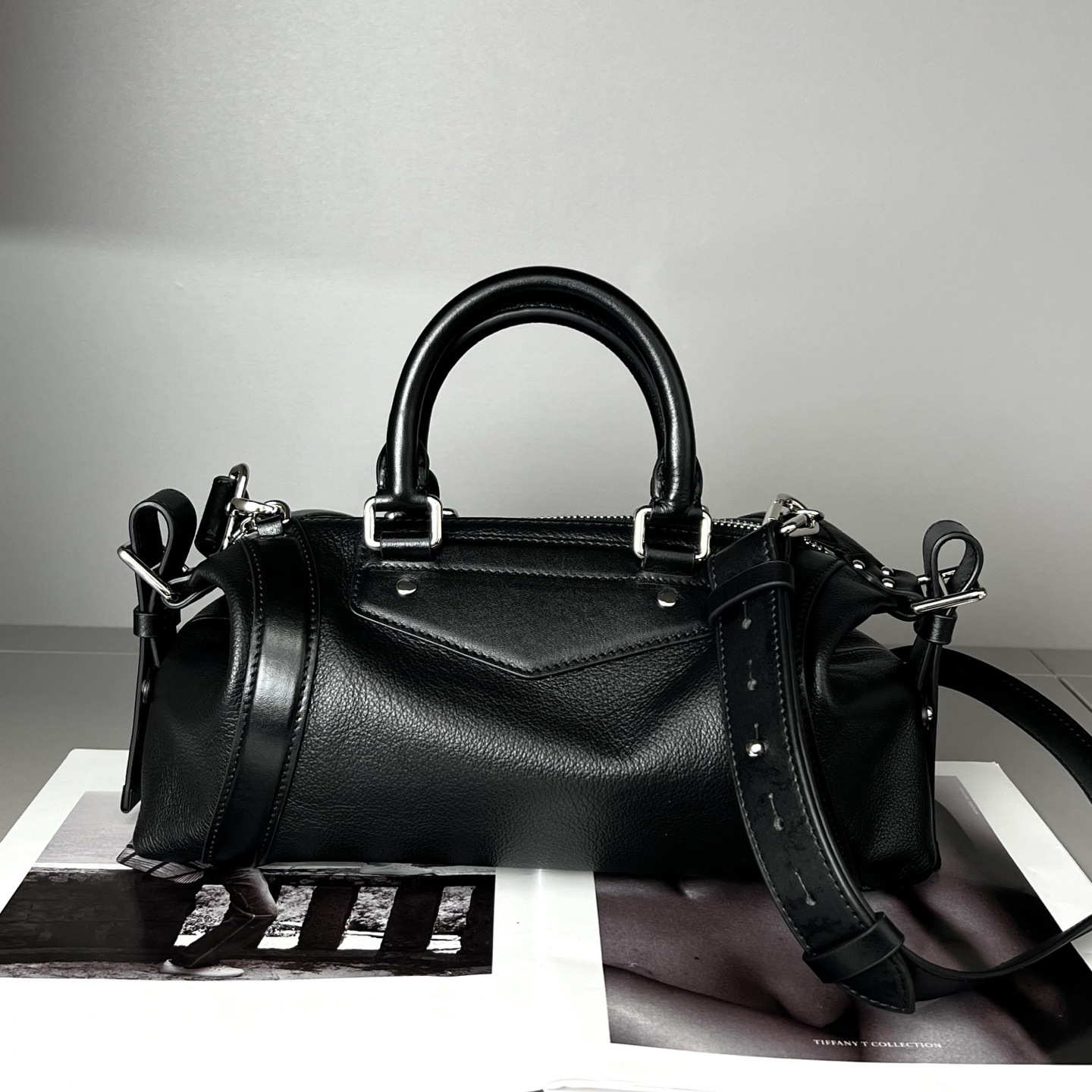 2025 High-quality T-bike Bag With Same Layer Cowhide Splicing Boston Handbag High-quality Genuine Leather Large Capacity Shoulder Bag