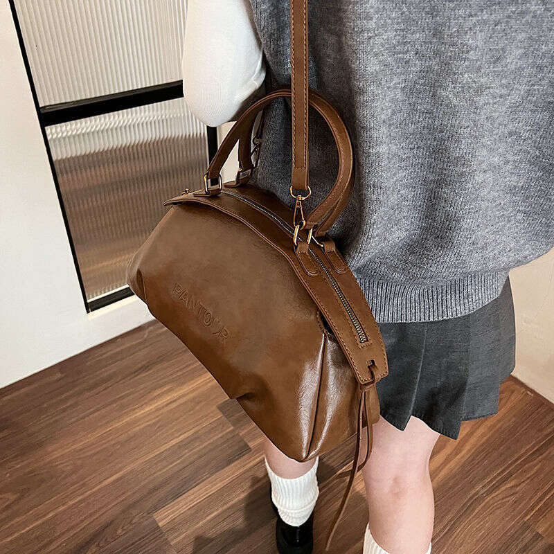 High-end Niche Underarm for Women 2025 New Autumn Winter Fashion Handbag Versatile Commuter Shoulder Bag