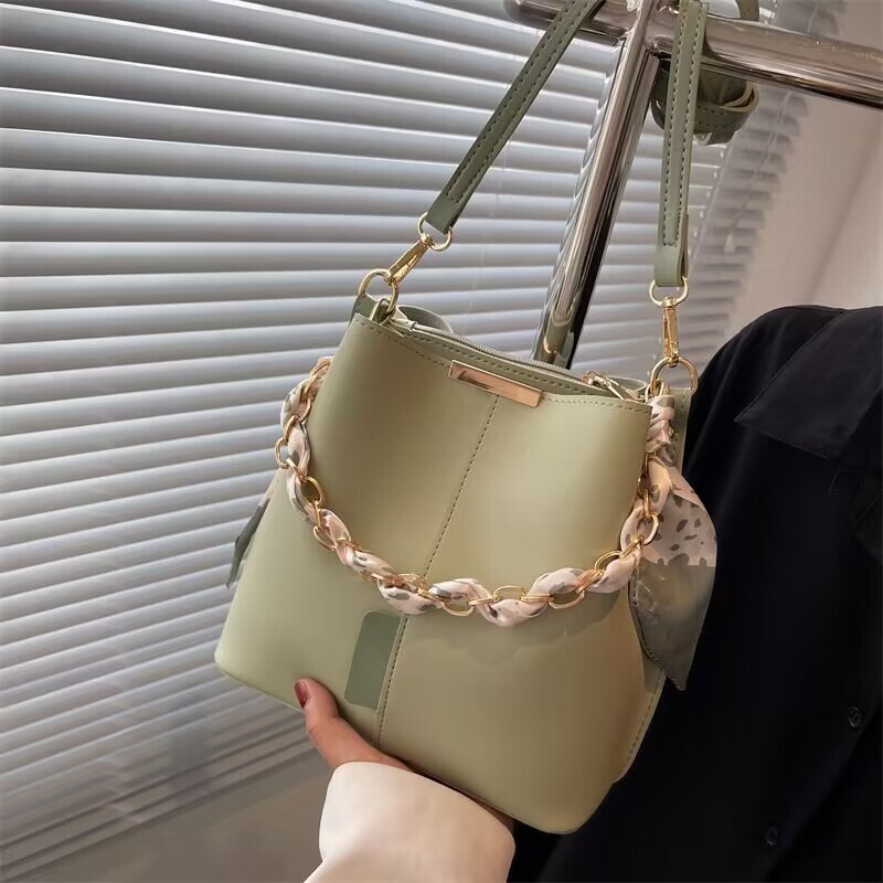 Women's trend solid color underarm shoulder chain bag, fashionable women's bag, designer fashion shoulder bag, women's crossbody bag