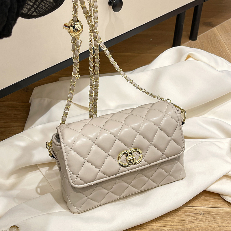 hot free shipping shoulder bags for woman casual fashionable outdoor classic vintage black white pink red flap pocket