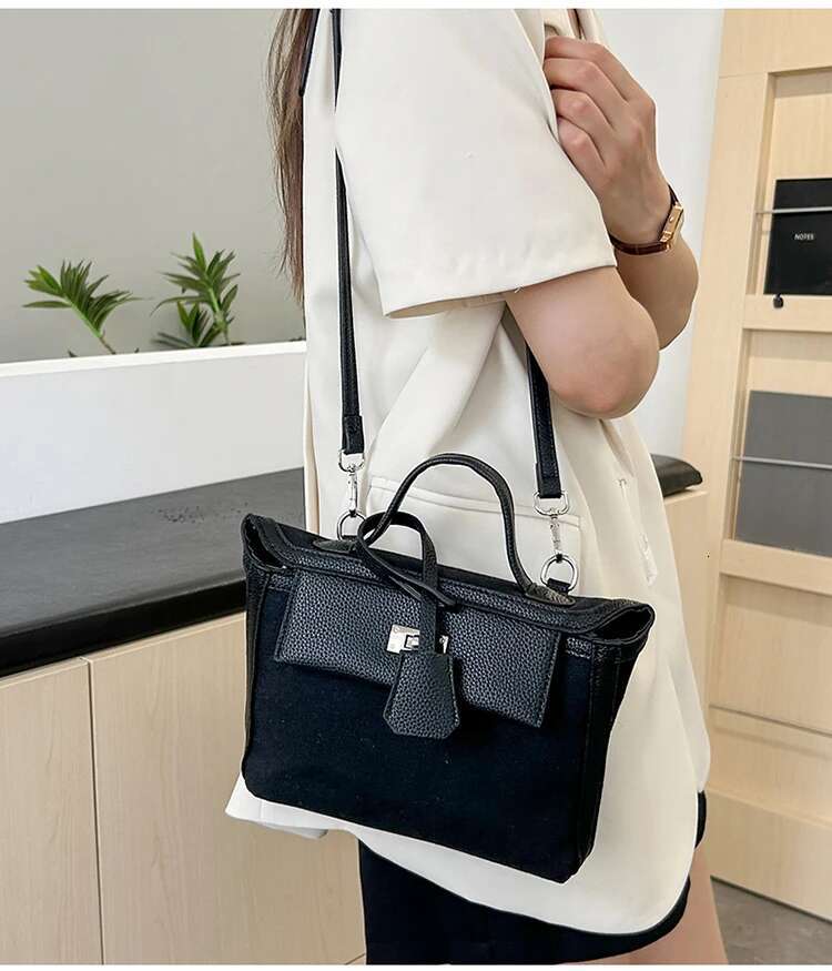 New Minimalist Series Women's Designer 2025 New Designer Shoes Elegant Retro Inspiration And Soft Leather Crossbody Bag High-quality Outdoor Offi