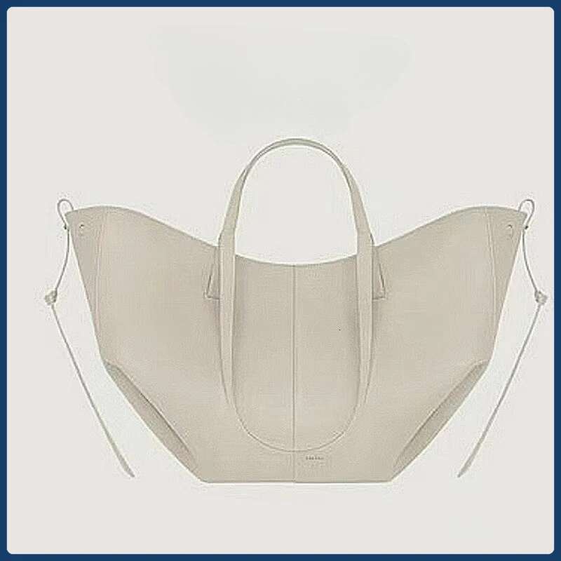 Hot advanced atmospheric wing Tote female niche large capacity commuter shoulder bag every hand