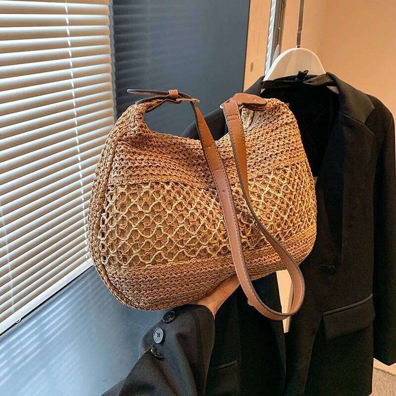 Hot Selling Women Hollow Shoulder Large Capacity Straw Weaving Travel Handbag Adjustable Strap Shopper Tote Bag Designer Bags