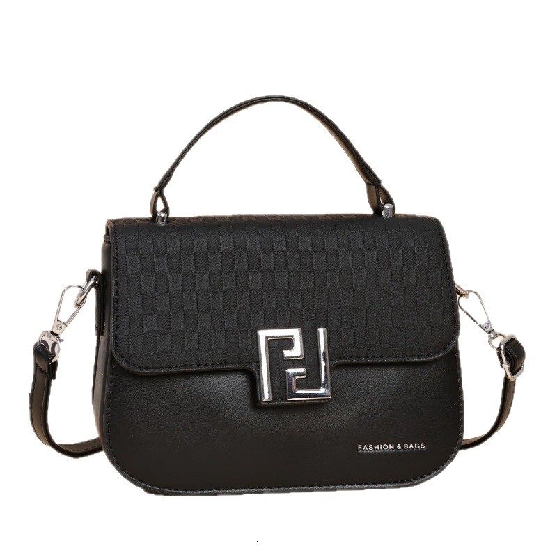 Top quality brand new free delivery designer bag 2025 new fashionable high-end texture niche armpit chain diagonal cross shoulder bag new free deliver