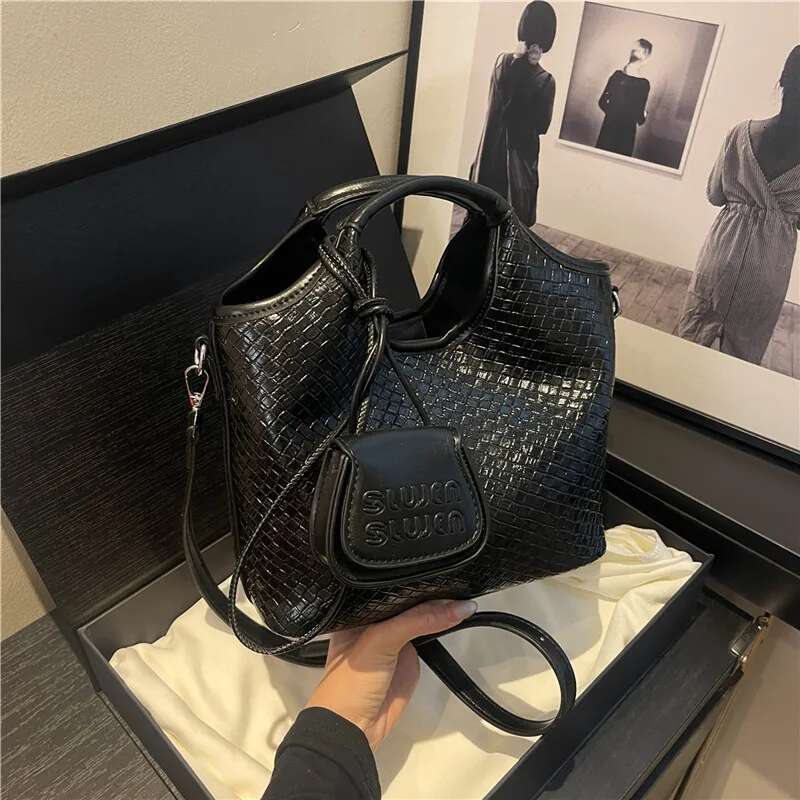 Hot Selling Fashionable Crossbody Bag For Women Minimalist Vintage Leather Handbag Designer Tote With Letter Large Capacity Designer Bags