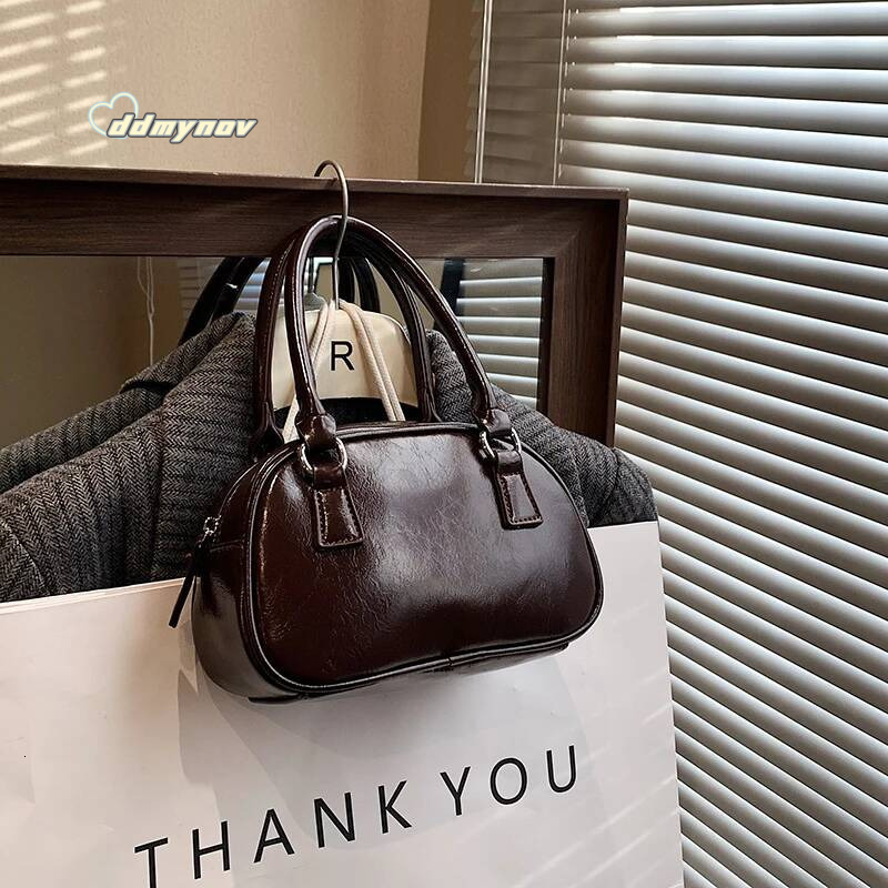 Red Color Top-handle Bags For Women Vintage Small Pillow Shoulder Cross Body Bag 2024 Designer Purses And Handbags ddmynov