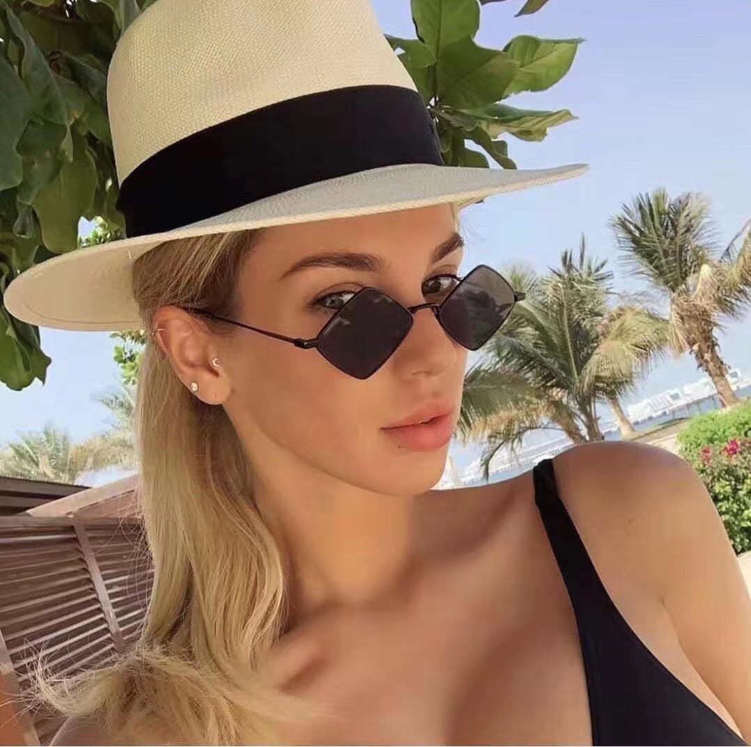 Designer sunglasses Women and Men Goggle Beach Sun Glasses Vintage with large Travel vintage personalized sun glasses Q-16