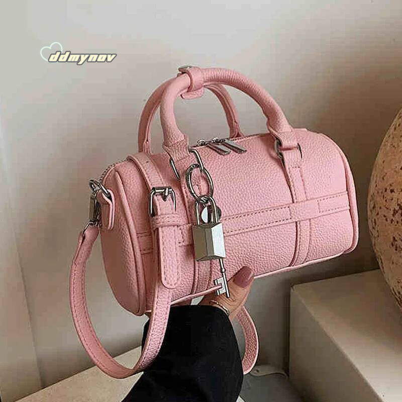 Fashion Red Single Shoulder Underarm Bag Women Temperament Versatile Party Handbag Commute Crossbody Bags with Lock Pendant ddmynov