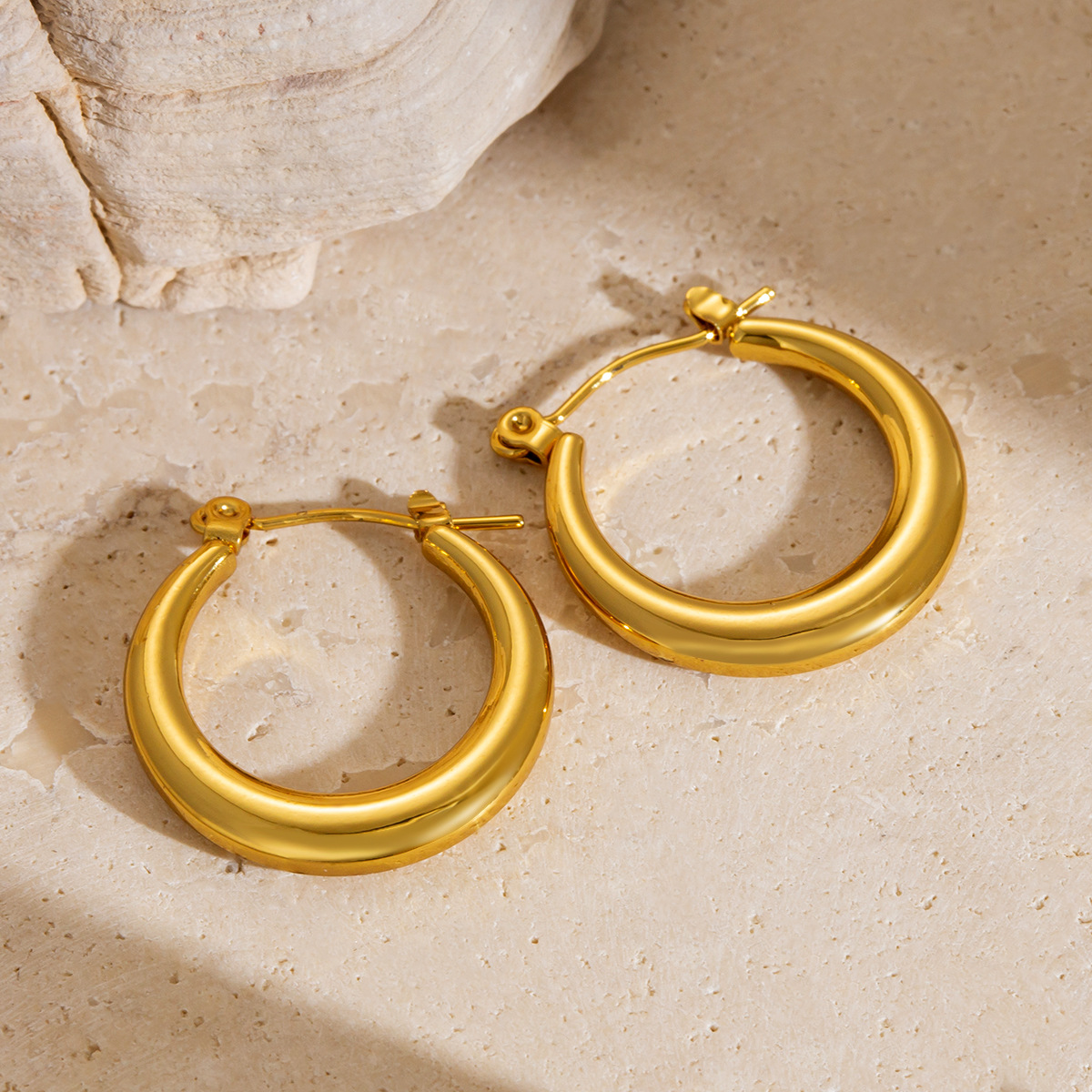 European and American Style Golden Geometric Stainless Steel Asymmetrical Ear Clips Unisex Minimalist Hand Polished Titanium Steel Earrings