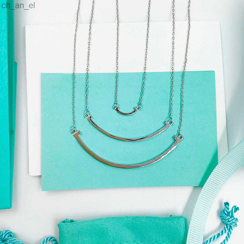 High quality V gold T home smiley face necklace 18K gold mini size with diamond inlaid smile full diamond collarbone chain X250526