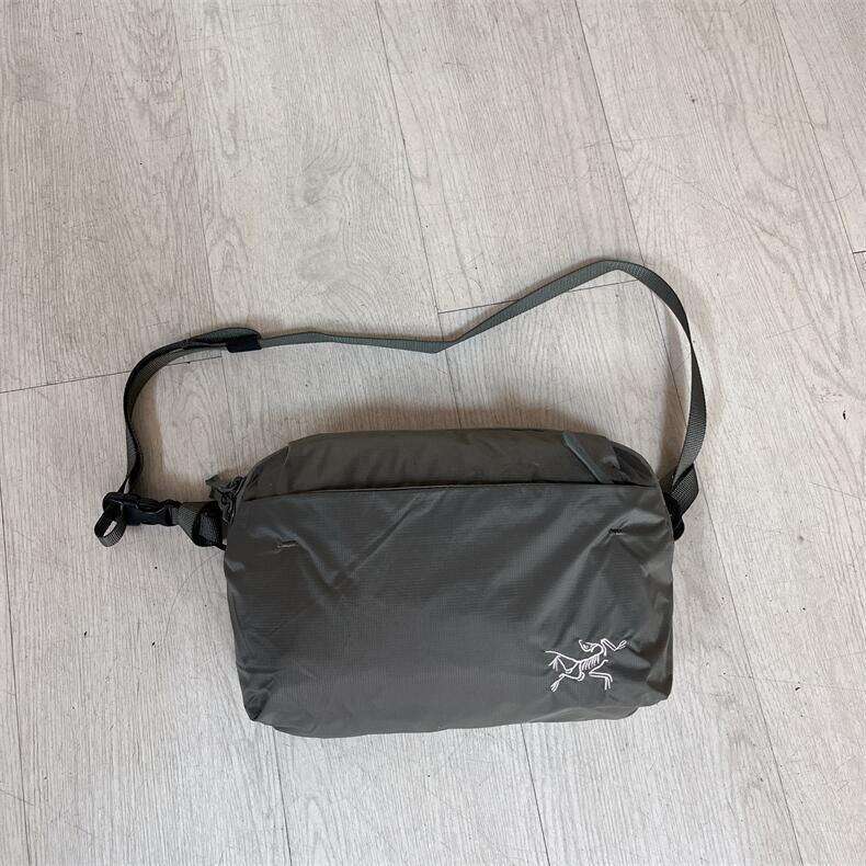 Chicken Skeleton Bird Heliad 6L Outdoor Lightweight Travel Shoulder Casual Crossbody Versatile Waist Bag