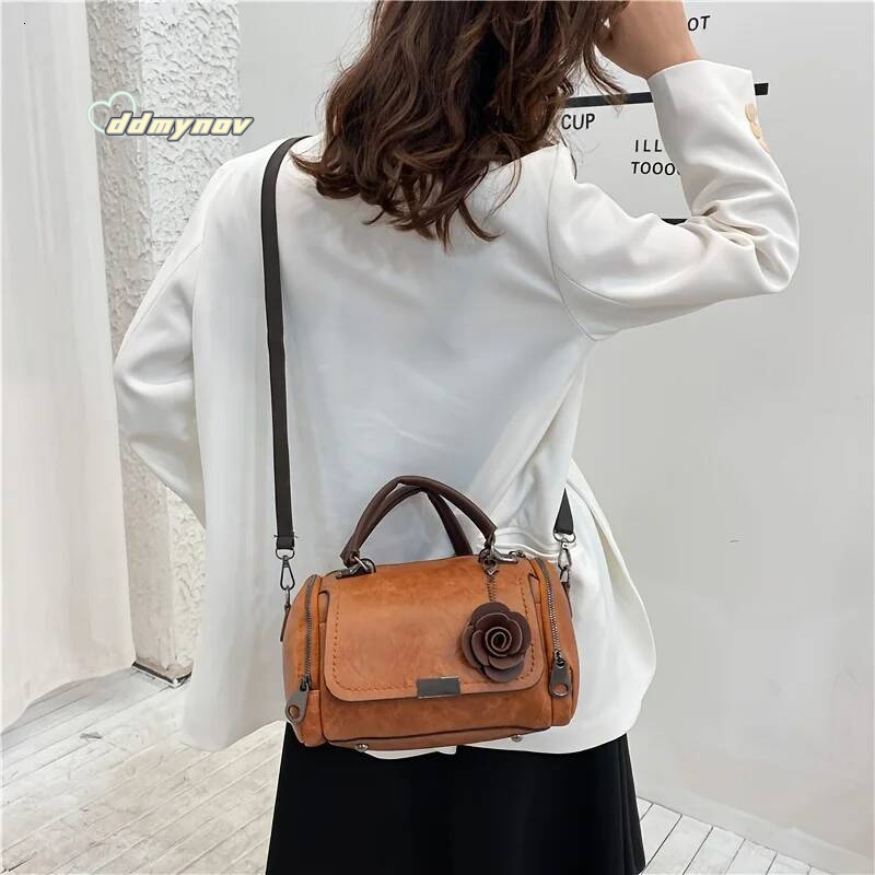 Large Vintage Boston Handbag Solid Color PU Satchel with Zipper Closure, and Flower Pendant - Perfect for Ocnal Use ddmynov