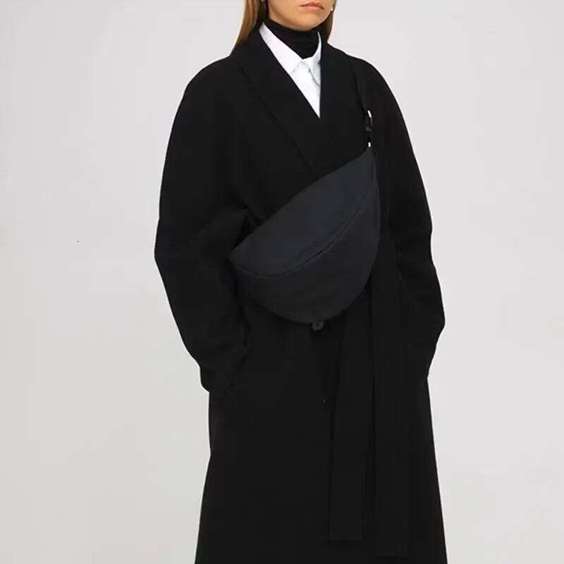 Women's Bags Designer Designer Half Moon Underarm Bag, Waterproof Nylon Fabric, Lightweight Crossbody Bag