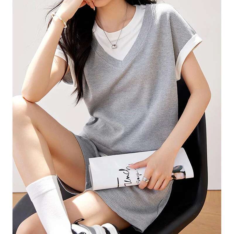 Woman Solid Round Neck Knitted Pullover Loose Comfortable Fake T-Shirt Shorts Two-Piece Set Fashion New